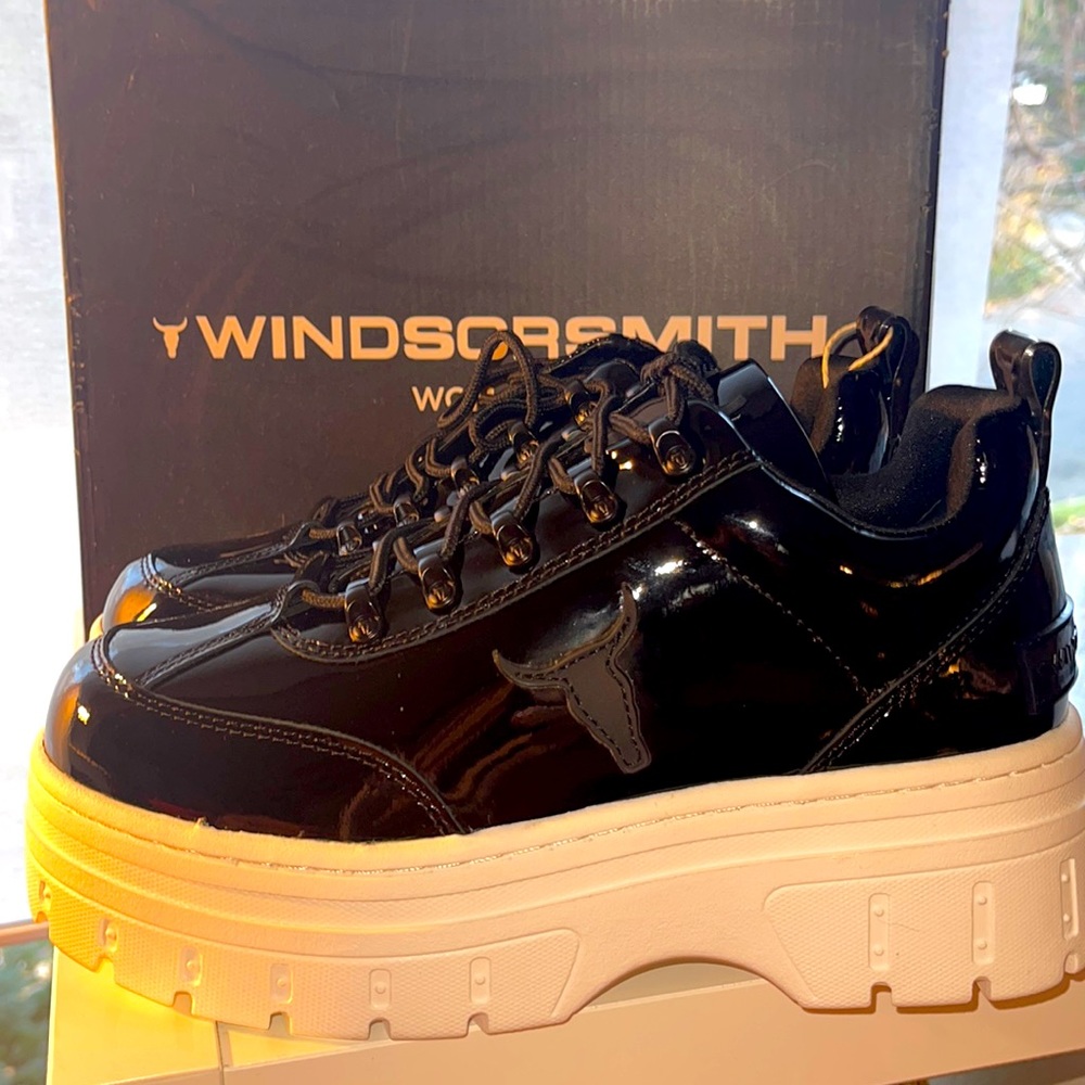 Black lace up chunky shoes great for this season